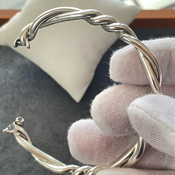 David Yurman Authentic 7mm Heavy
Continuance-Bangle Bracelet-Size Lg Oval - Picture 1 of 12
